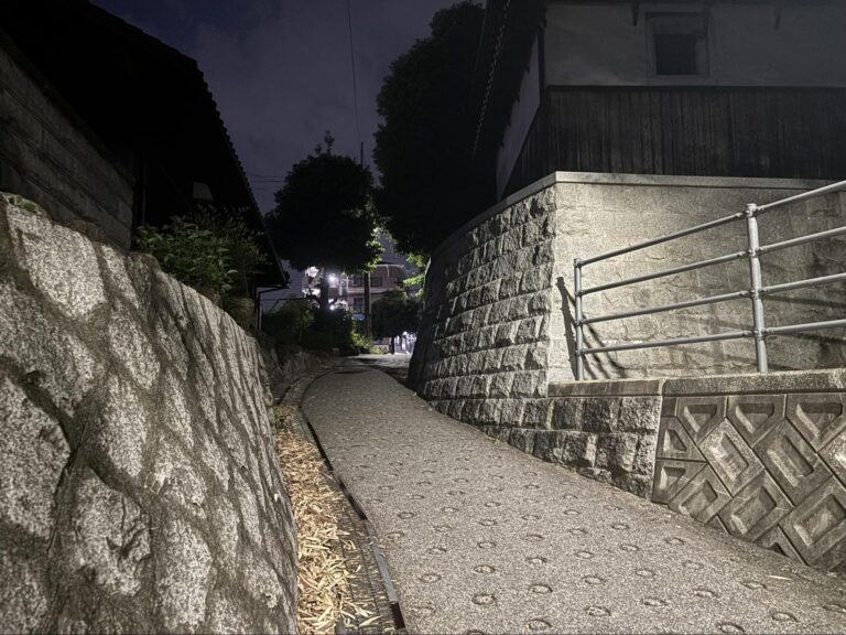 【大阪狭山市】南北朝時代は北朝側の拠点跡？狭山神社境内にあったとされる河内半田城の名残「シロノサカ」