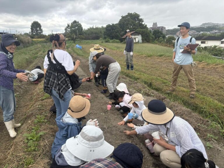 【河内長野市】子どもも大人も楽しく種まき。加賀田の畑で、かわちながnoraのイベントを体験しました